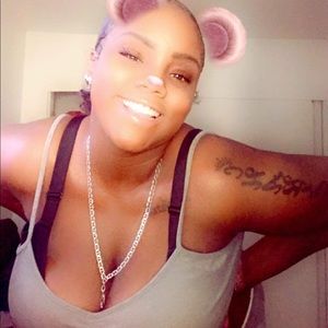 Meet your Posher, Sharna